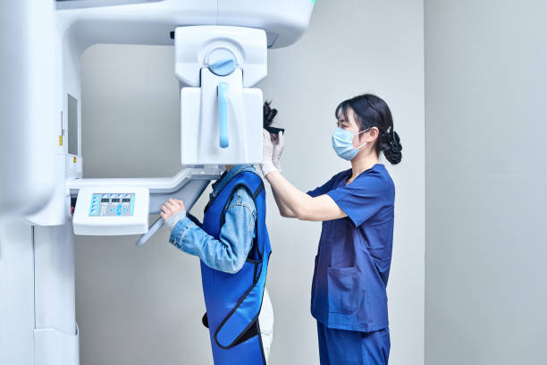 Best Emergency Tooth Extraction in Lakewood Park, FL